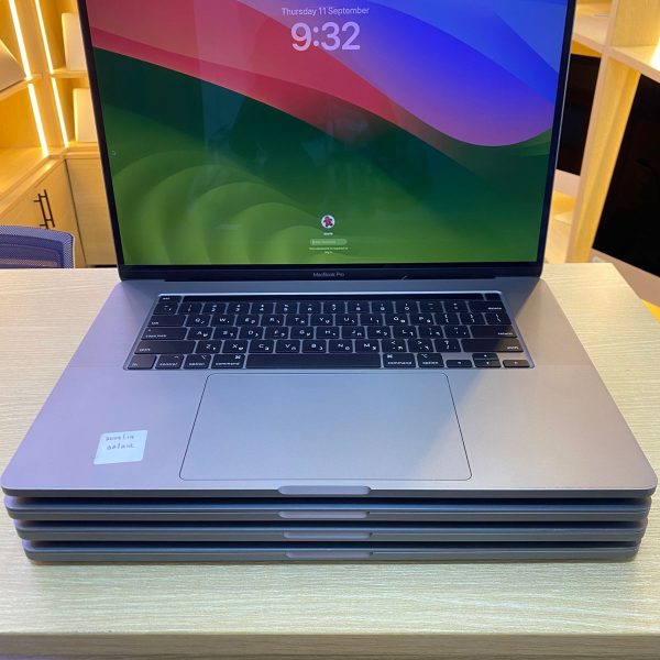MacBook Pro 2019 Core i9 32GB RAM 512GB SSD 16" Retina Display